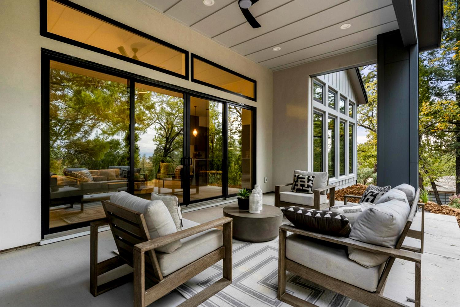 Meadow Vista, California, 95722, United States, 4 Bedrooms Bedrooms, ,4 BathroomsBathrooms,Residential,Active,2006812