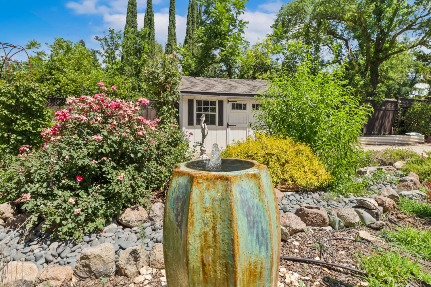 Carmichael, California, 95608, United States, 4 Bedrooms Bedrooms, ,3 BathroomsBathrooms,Residential,Active,1904149