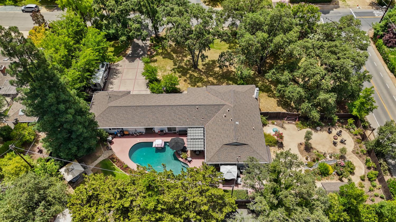 Carmichael, California, 95608, United States, 4 Bedrooms Bedrooms, ,3 BathroomsBathrooms,Residential,Active,1904149