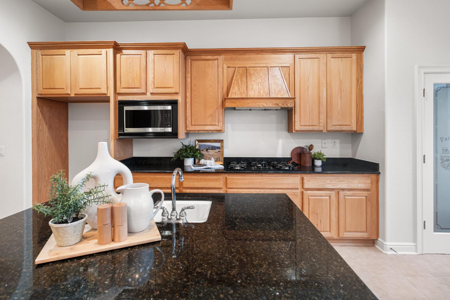 Roseville, California, 95661, United States, 5 Bedrooms Bedrooms, ,4 BathroomsBathrooms,Residential,Active,2006825