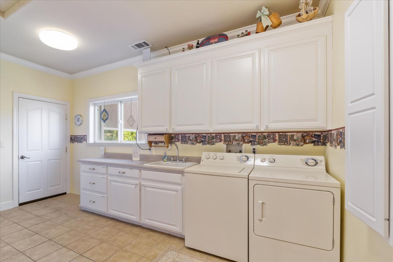 Murphys, California, 95247, United States, 4 Bedrooms Bedrooms, ,4 BathroomsBathrooms,Residential,Active,2006941