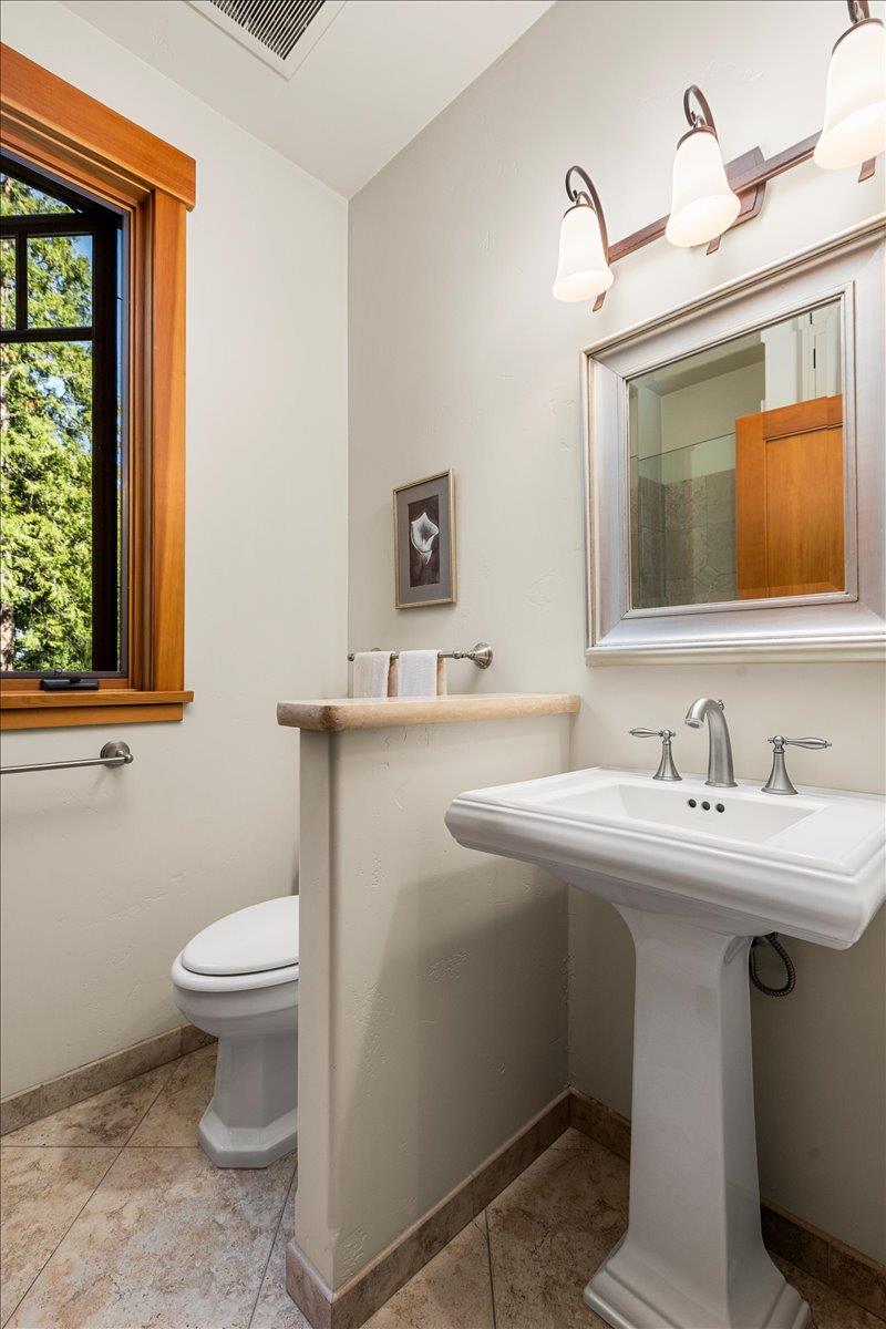 Nevada City, California, 95959, United States, 3 Bedrooms Bedrooms, ,4 BathroomsBathrooms,Residential,Active,1886804