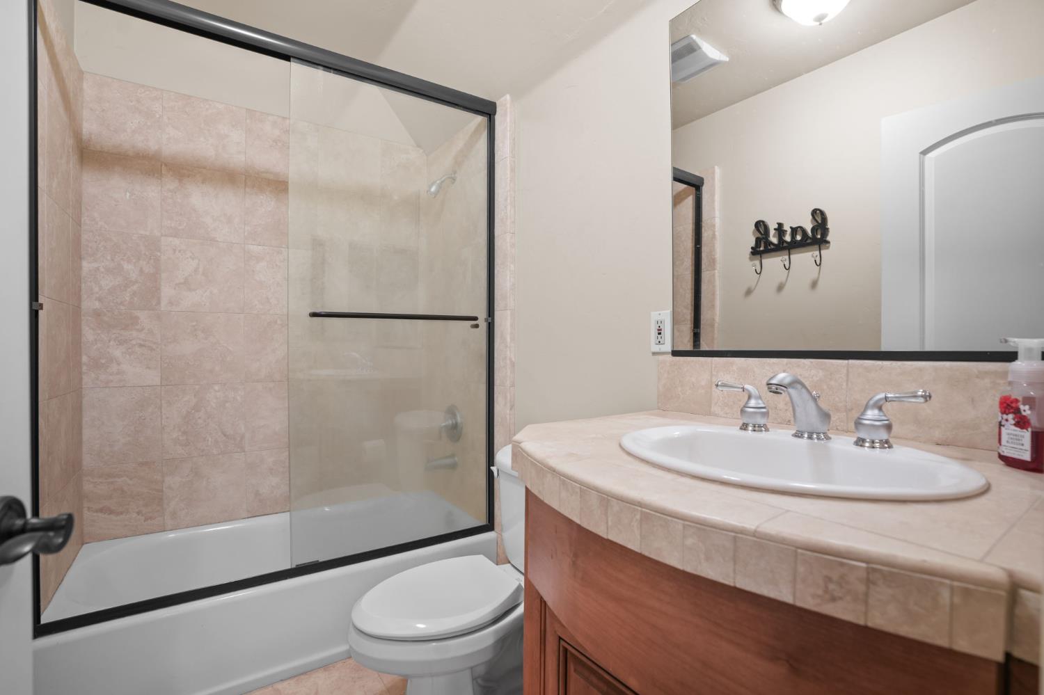 Folsom, California, 95630, United States, 4 Bedrooms Bedrooms, ,4 BathroomsBathrooms,Residential,Active,2008257