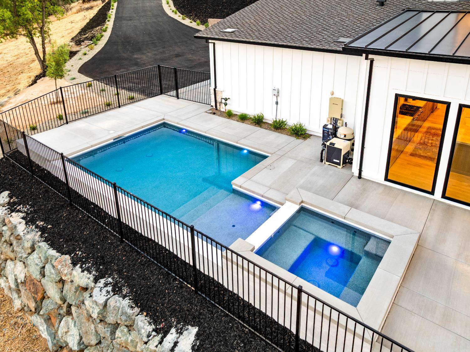 Loomis, California, 95650, United States, 5 Bedrooms Bedrooms, ,4 BathroomsBathrooms,Residential,Active,1959535