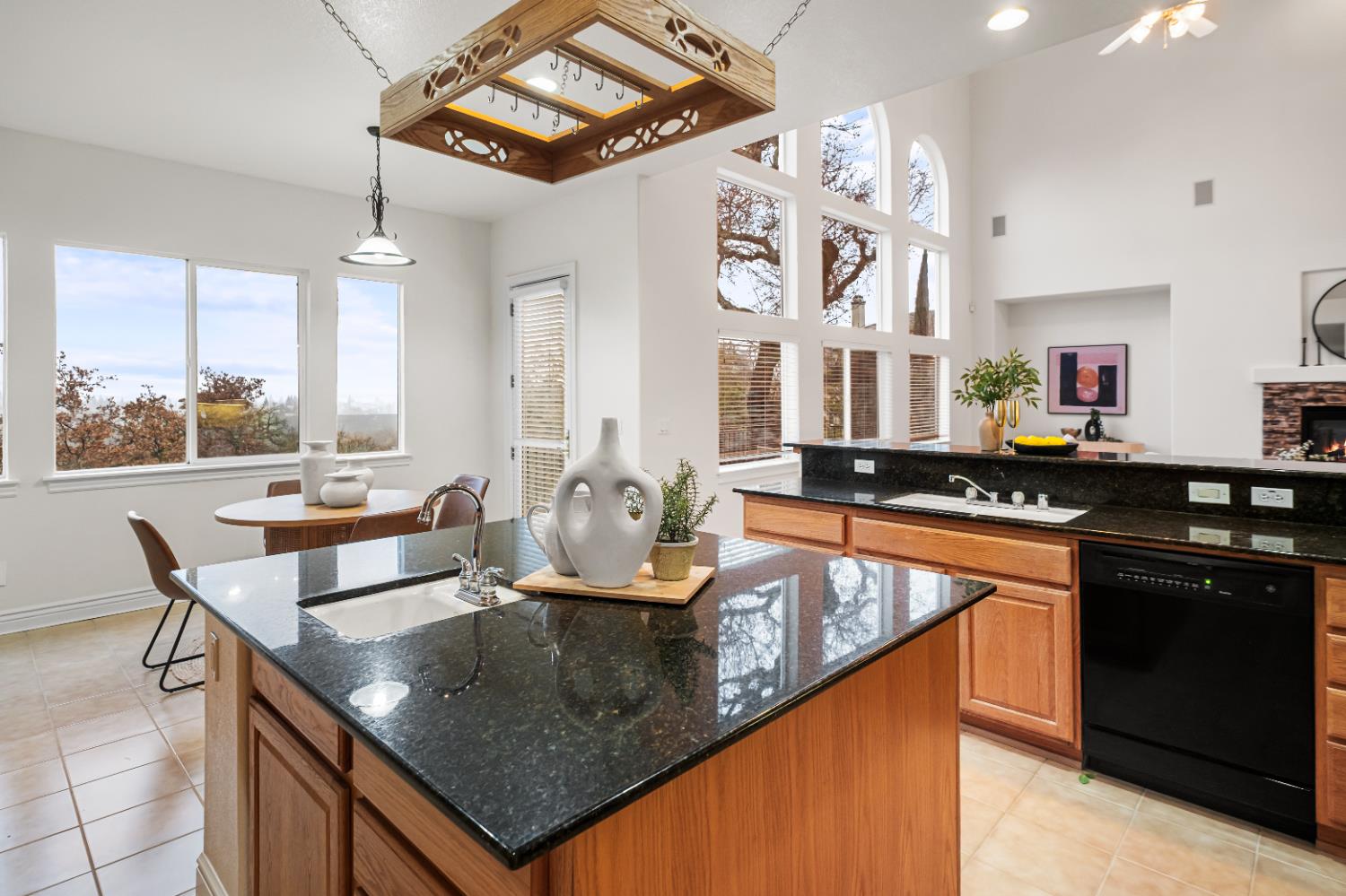 Roseville, California, 95661, United States, 5 Bedrooms Bedrooms, ,4 BathroomsBathrooms,Residential,Active,2006825