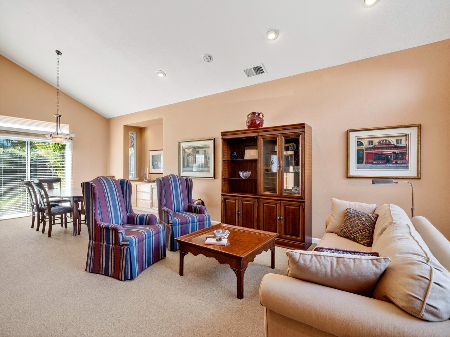 Davis, California, 95616, United States, 4 Bedrooms Bedrooms, ,3 BathroomsBathrooms,Residential,Active,1968416