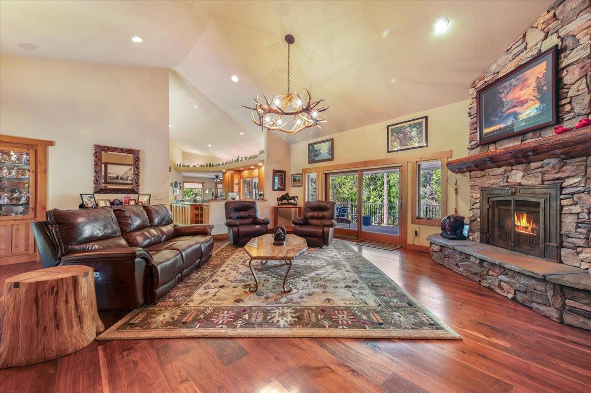 Nevada City, California, 95959, United States, 4 Bedrooms Bedrooms, ,4 BathroomsBathrooms,Residential,Active,1919076