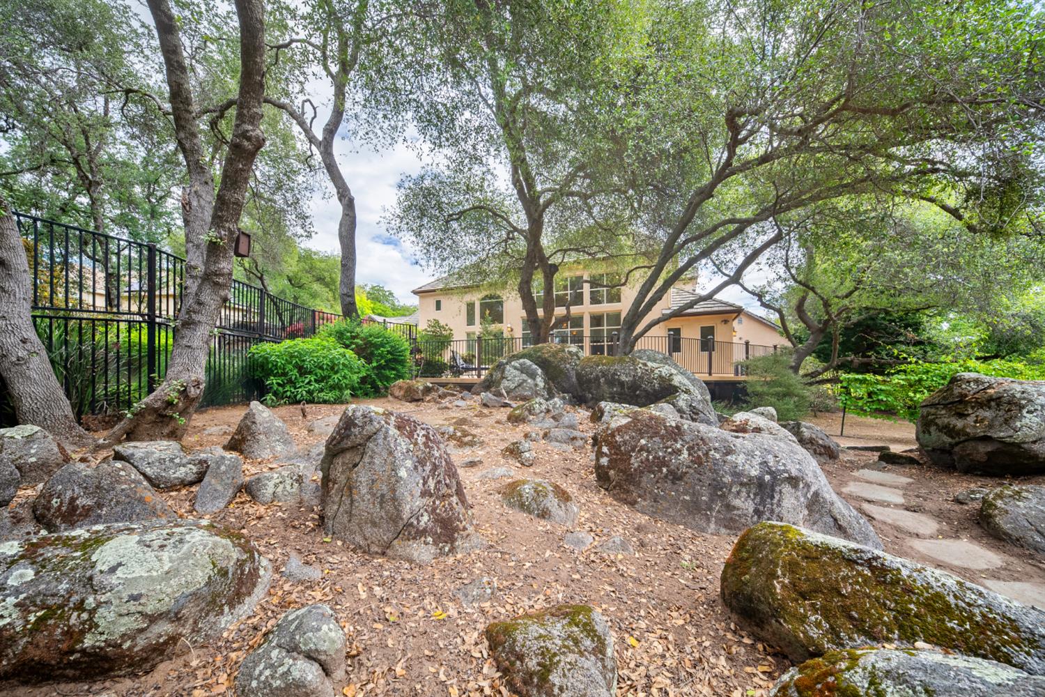 Loomis, California, 95650, United States, 5 Bedrooms Bedrooms, ,5 BathroomsBathrooms,Residential,Active,2041664