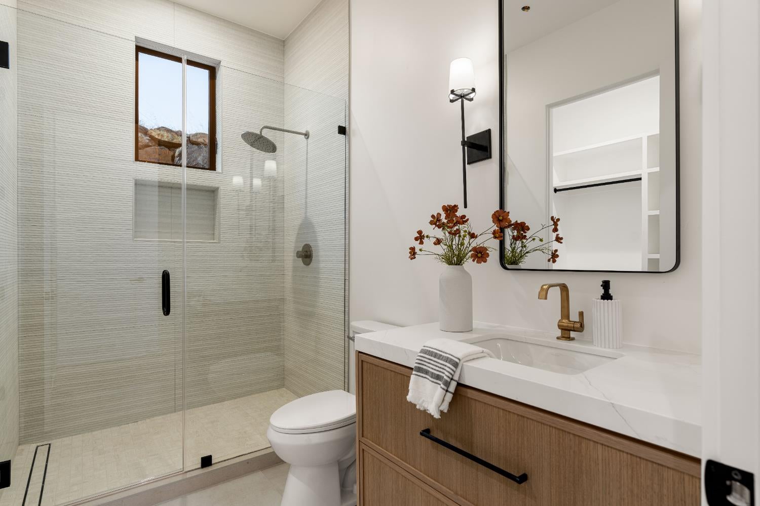 El Dorado Hills, California, 95762, United States, 5 Bedrooms Bedrooms, ,5 BathroomsBathrooms,Residential,Active,1998588