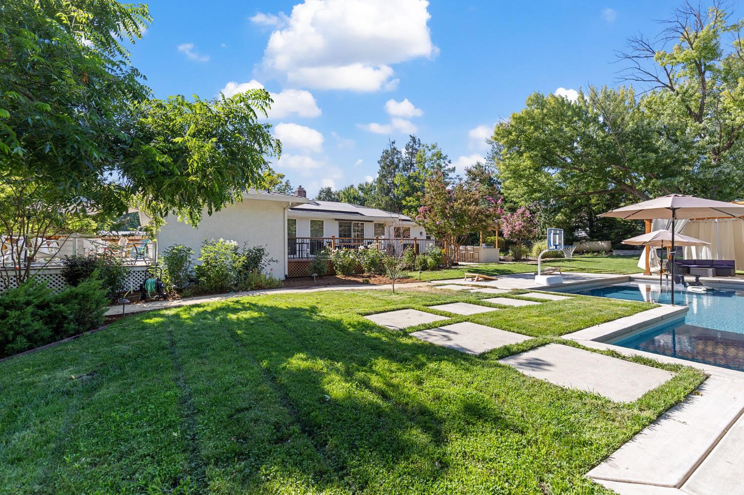 Loomis, California, 95650, United States, 3 Bedrooms Bedrooms, ,2 BathroomsBathrooms,Residential,Pending,1922290