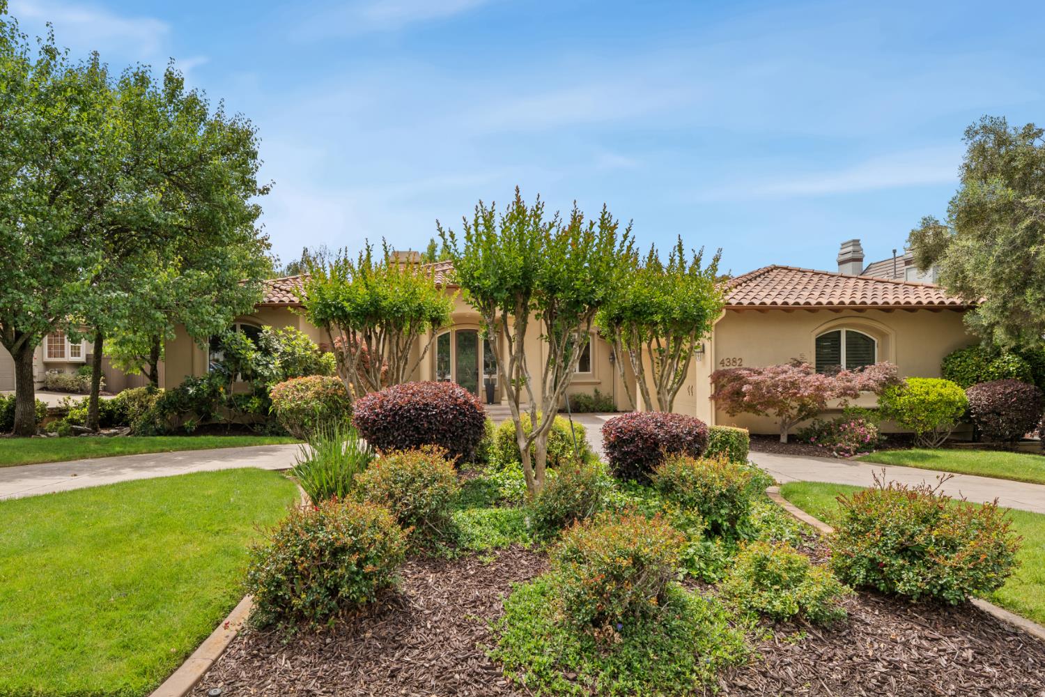 El Dorado Hills, California, 95762, United States, 3 Bedrooms Bedrooms, ,3 BathroomsBathrooms,Residential,Active,2044534
