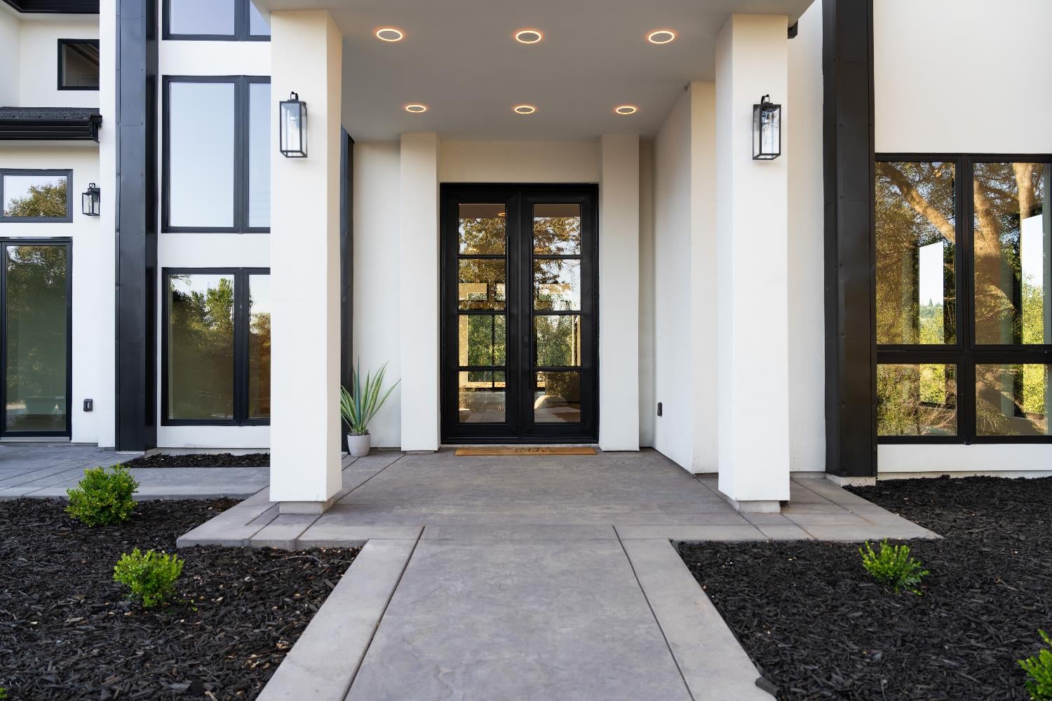 Newcastle, California, 95658, United States, 5 Bedrooms Bedrooms, ,5 BathroomsBathrooms,Residential,Active,1989749