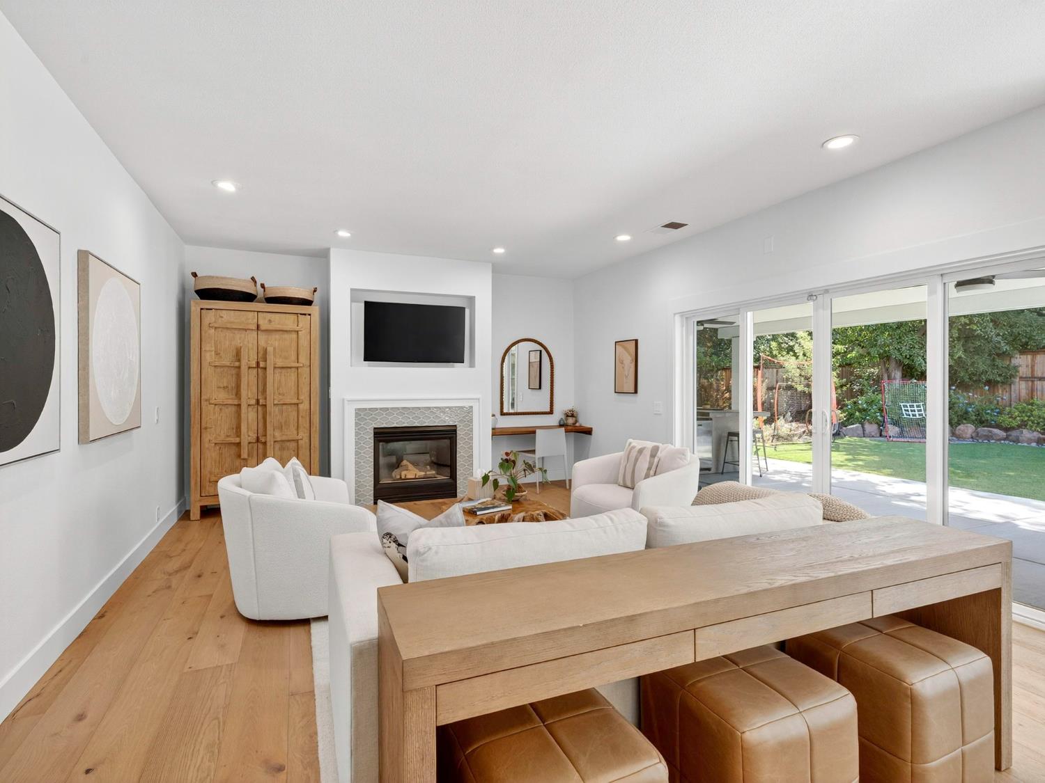 Davis, California, 95618, United States, 5 Bedrooms Bedrooms, ,3 BathroomsBathrooms,Residential,Active,1929454