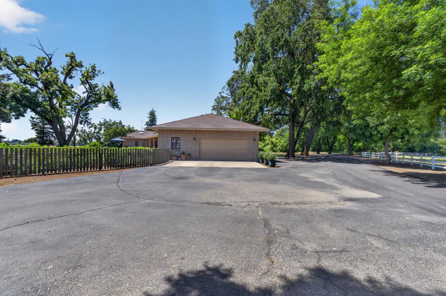 Woodland, California, 95776, United States, 5 Bedrooms Bedrooms, ,3 BathroomsBathrooms,Residential,Pending,2045625