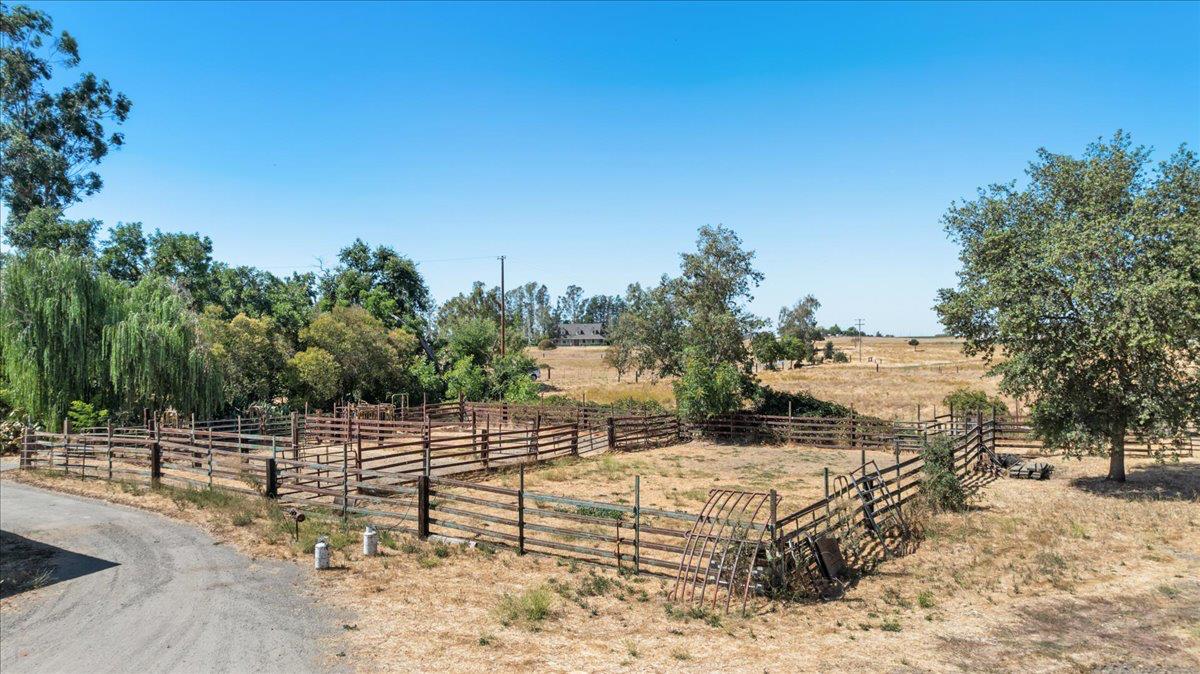 Galt, California, 95632, United States, 3 Bedrooms Bedrooms, ,3 BathroomsBathrooms,Residential,Active,1922295