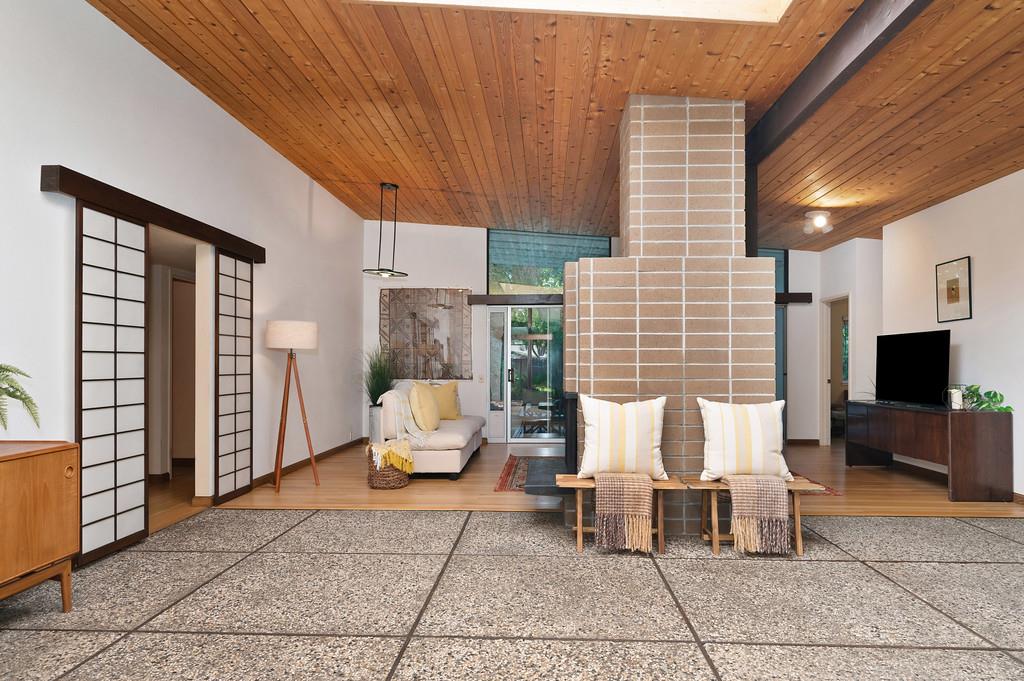 Davis, California, 95616, United States, 5 Bedrooms Bedrooms, ,2 BathroomsBathrooms,Residential,Active,1914596