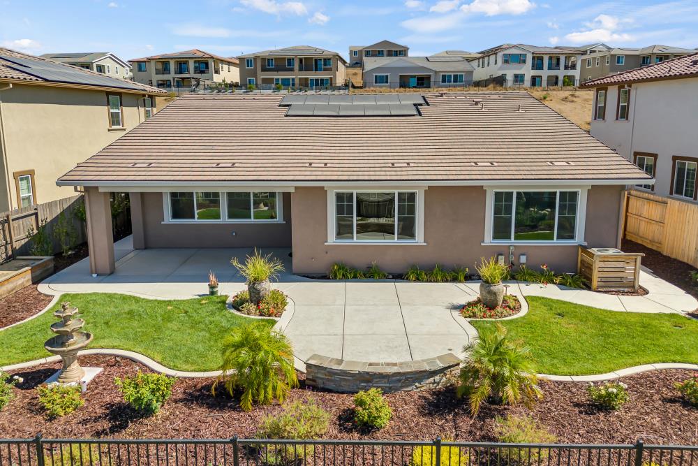 Folsom, California, 95630, United States, 4 Bedrooms Bedrooms, ,3 BathroomsBathrooms,Residential,Active,1922343