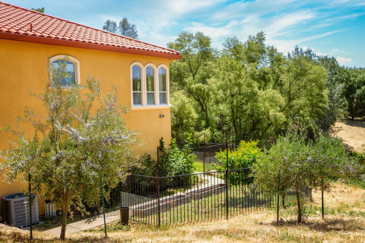 Shingle Springs, California, 95682, United States, ,4 BathroomsBathrooms,Residential,Active,1829887