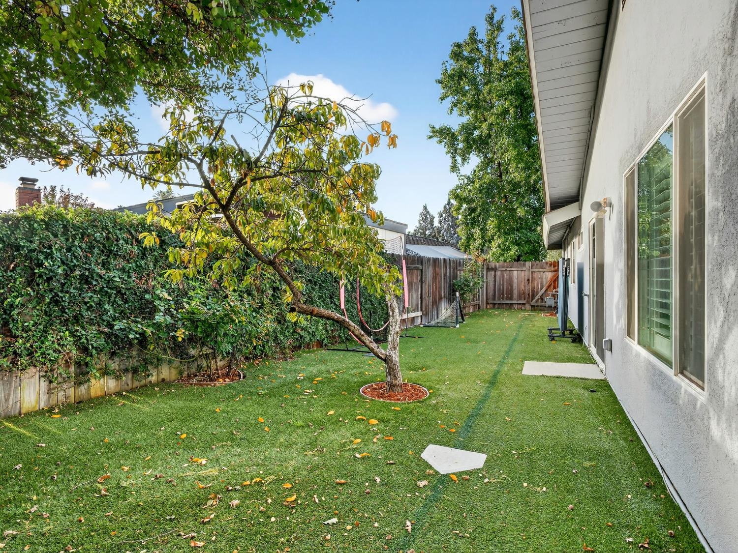 Davis, California, 95618, United States, 4 Bedrooms Bedrooms, ,2 BathroomsBathrooms,Residential,Active,1961942