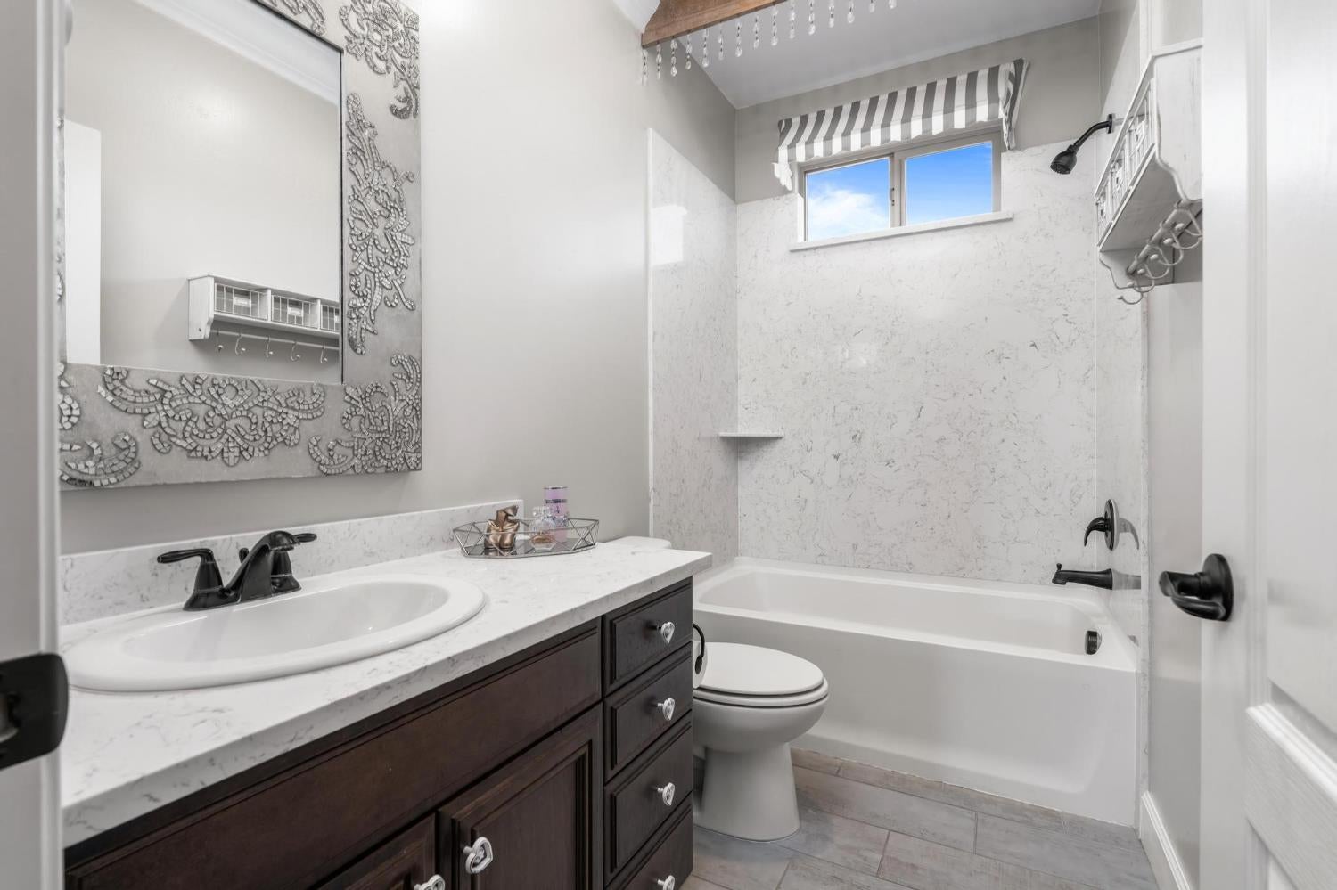 Manteca, California, 95337, United States, 4 Bedrooms Bedrooms, ,4 BathroomsBathrooms,Residential,Active,1941108