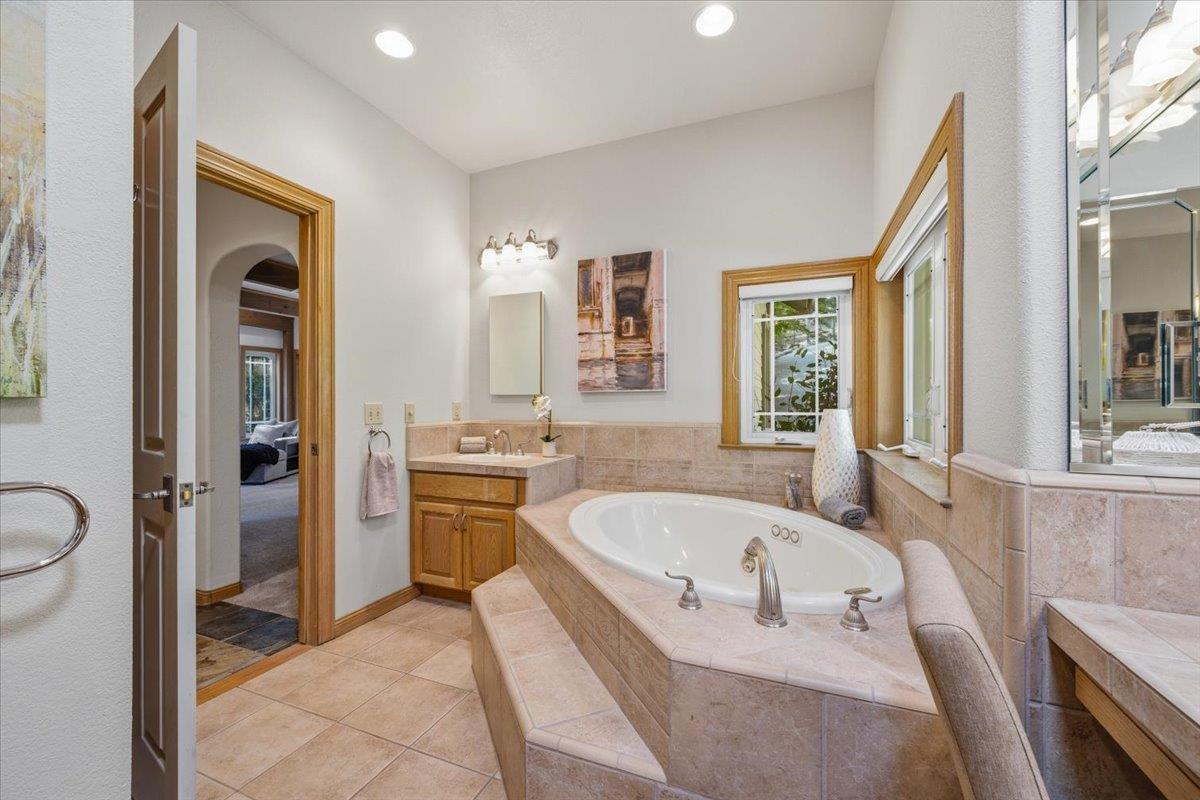 Nevada City, California, 95959, United States, 3 Bedrooms Bedrooms, ,3 BathroomsBathrooms,Residential,Active,2043425