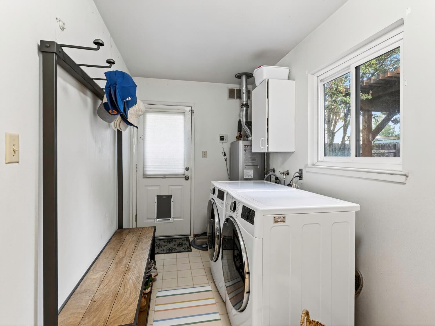 Davis, California, 95618, United States, 4 Bedrooms Bedrooms, ,2 BathroomsBathrooms,Residential,Active,1961942