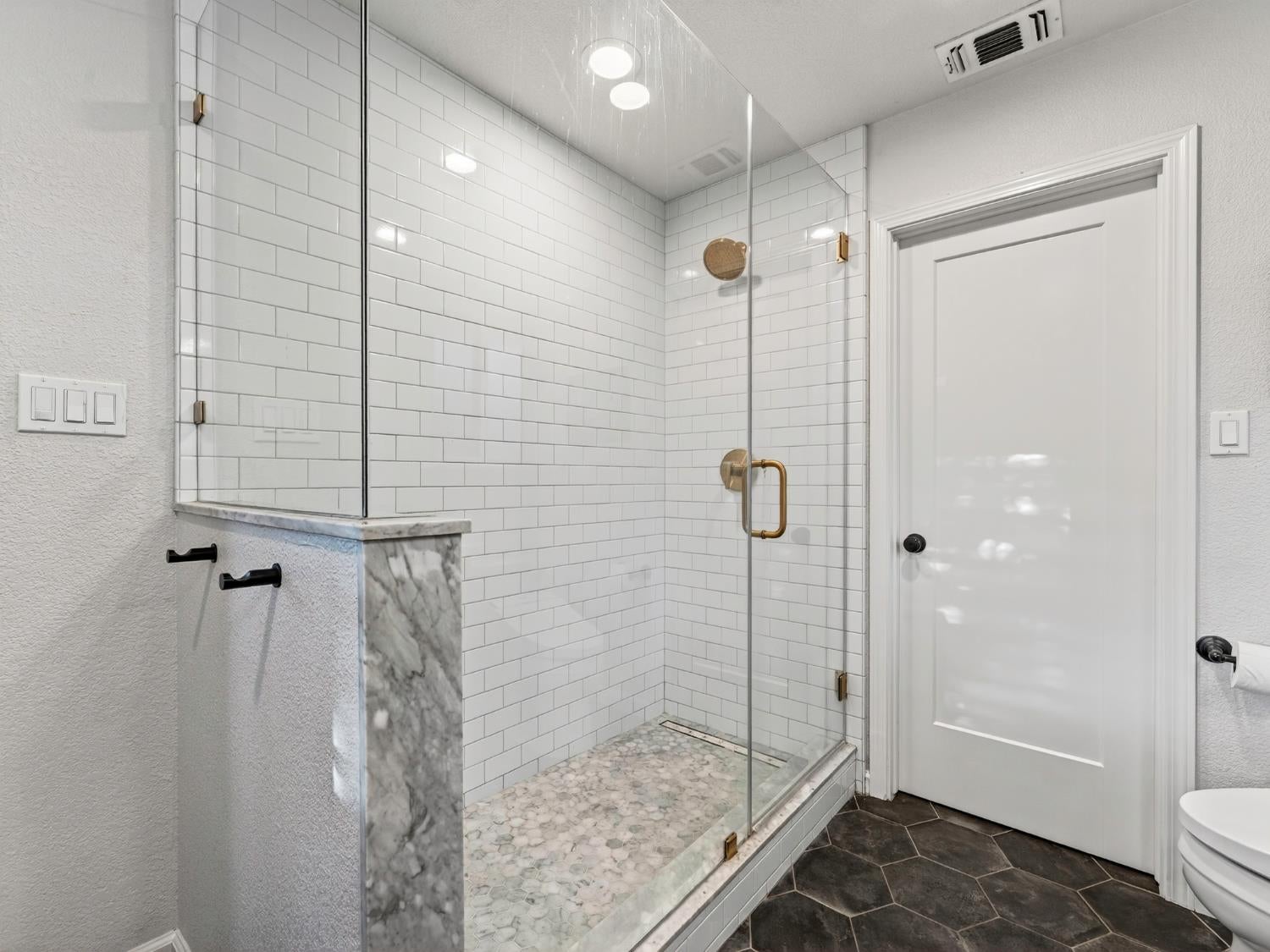 Davis, California, 95618, United States, 4 Bedrooms Bedrooms, ,2 BathroomsBathrooms,Residential,Active,1961942