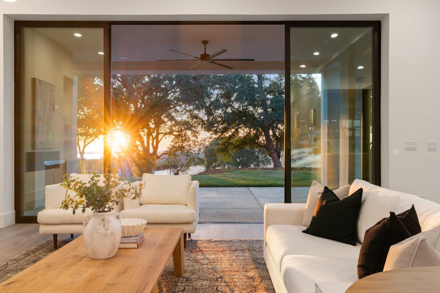 El Dorado Hills, California, 95762, United States, 5 Bedrooms Bedrooms, ,5 BathroomsBathrooms,Residential,Active,1998588