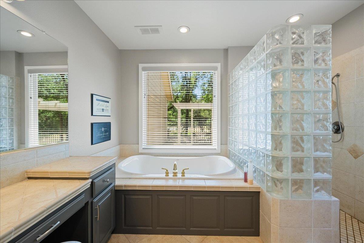 Shingle Springs, California, 95682, United States, 3 Bedrooms Bedrooms, ,3 BathroomsBathrooms,Residential,Active,1823945