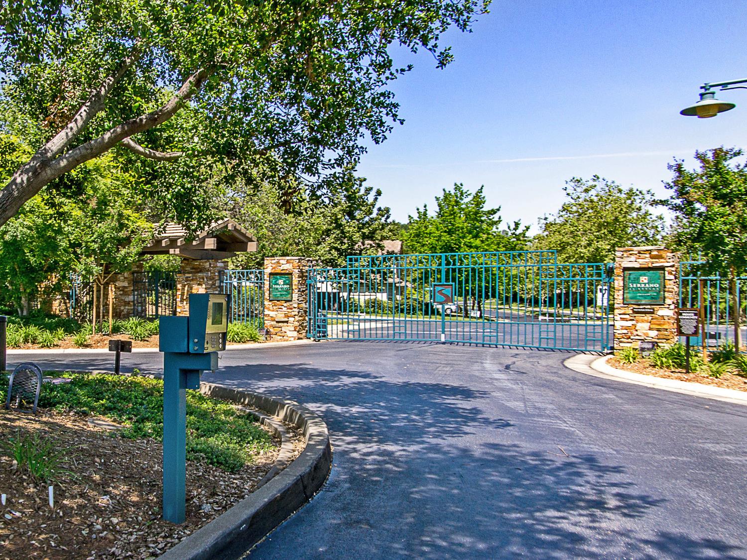 El Dorado Hills, California, 95762, United States, 4 Bedrooms Bedrooms, ,3 BathroomsBathrooms,Residential,Active,1967105