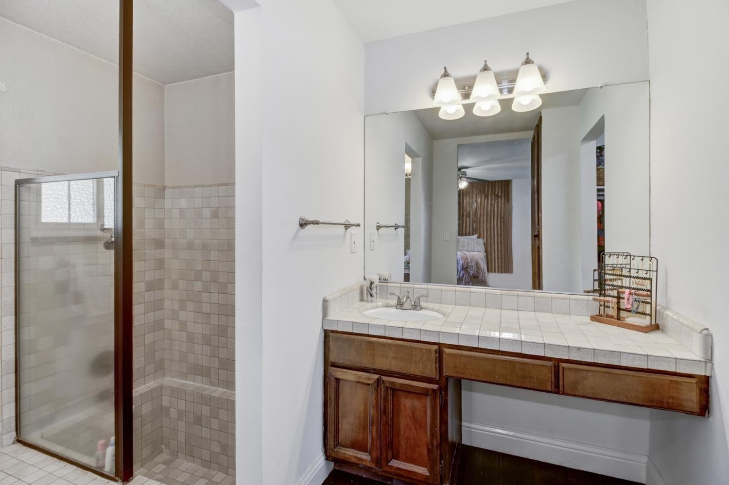 Carmichael, California, 95608, United States, 5 Bedrooms Bedrooms, ,4 BathroomsBathrooms,Residential,Active,1952048