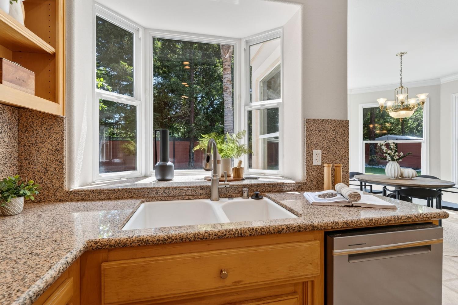 Davis, California, 95618, United States, 4 Bedrooms Bedrooms, ,3 BathroomsBathrooms,Residential,Pending,2045806