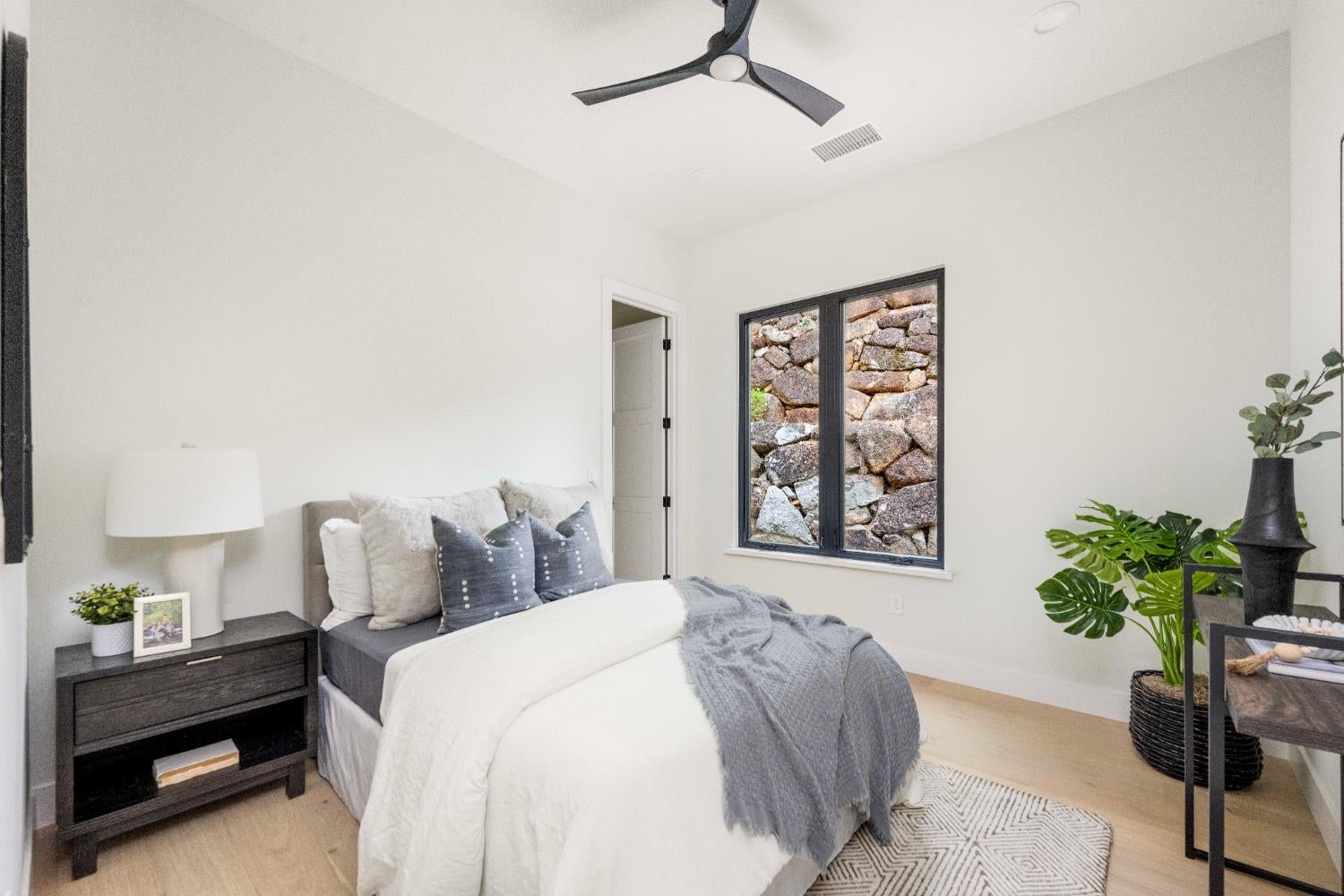 Meadow Vista, California, 95722, United States, 4 Bedrooms Bedrooms, ,4 BathroomsBathrooms,Residential,Active,1968421