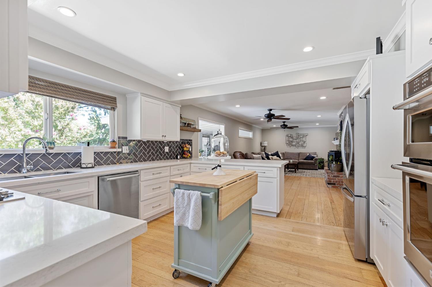 Loomis, California, 95650, United States, 3 Bedrooms Bedrooms, ,2 BathroomsBathrooms,Residential,Pending,1922290