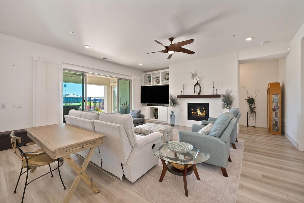 El Dorado Hills, California, 95762, United States, 2 Bedrooms Bedrooms, ,3 BathroomsBathrooms,Residential,Active,2009425