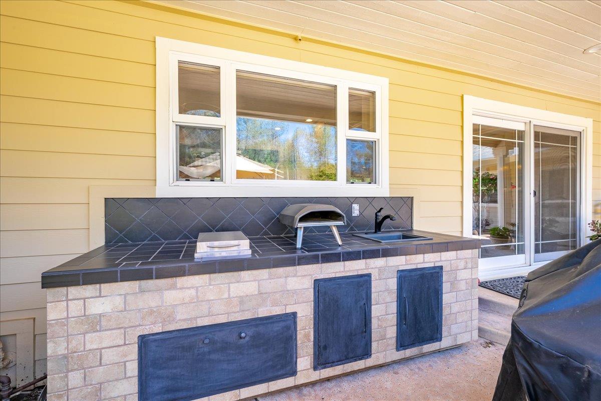 Shingle Springs, California, 95682, United States, 3 Bedrooms Bedrooms, ,3 BathroomsBathrooms,Residential,Active,1823945