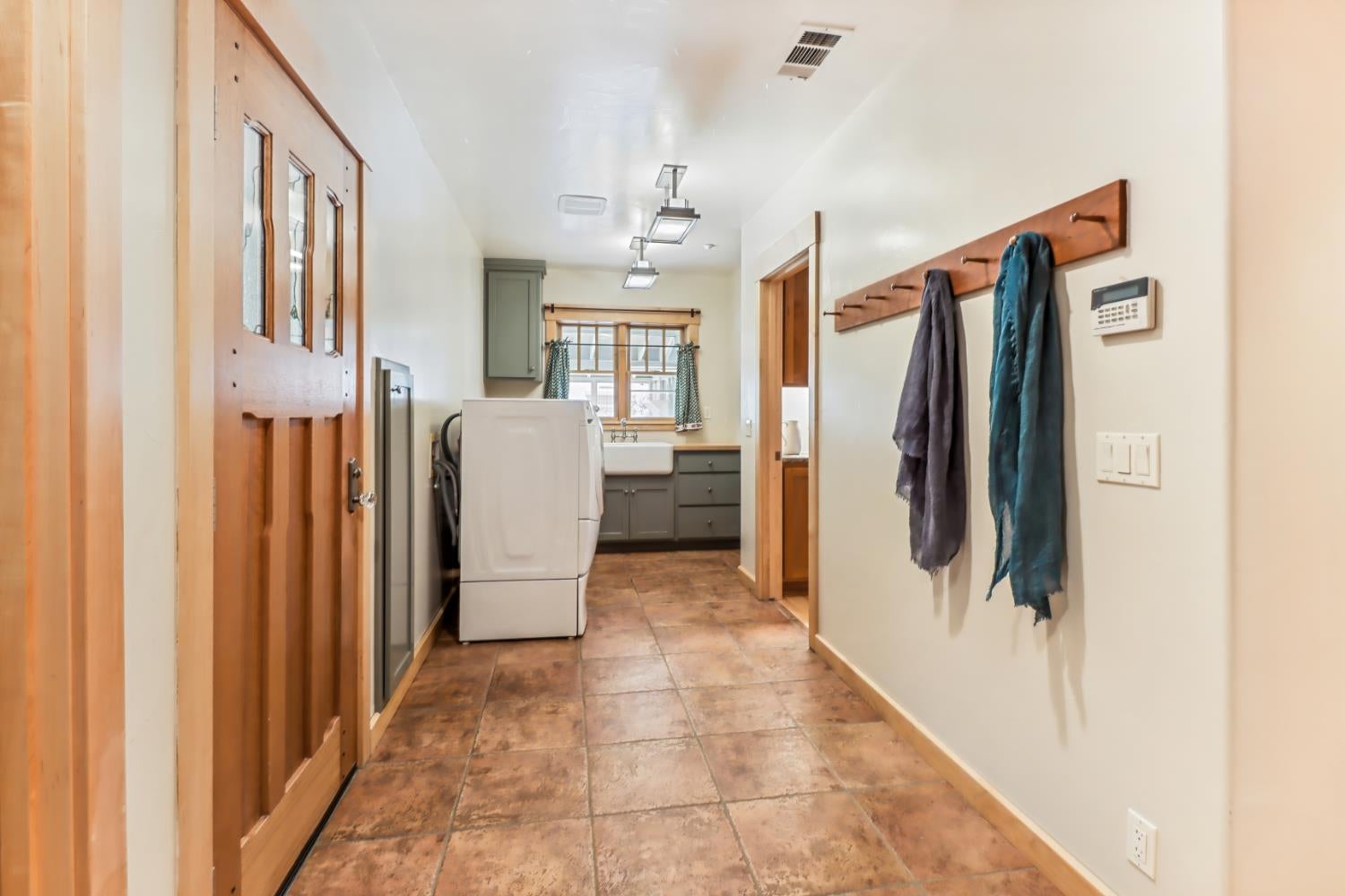 Davis, California, 95616, United States, ,5 BathroomsBathrooms,Residential,Active,1843441