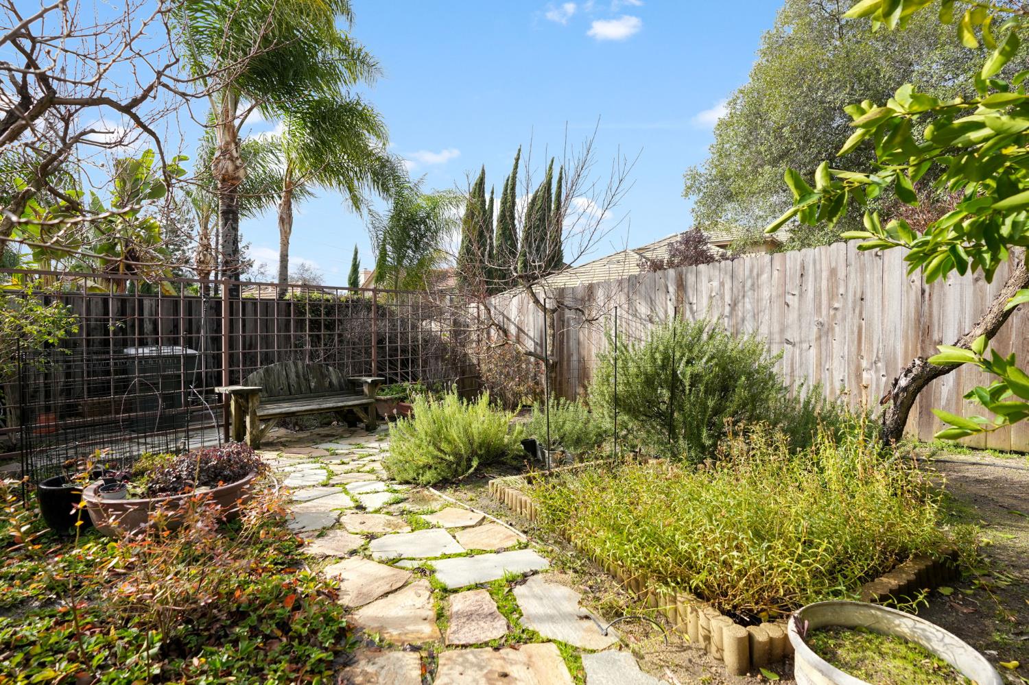 Folsom, California, 95630, United States, 4 Bedrooms Bedrooms, ,4 BathroomsBathrooms,Residential,Active,2008257