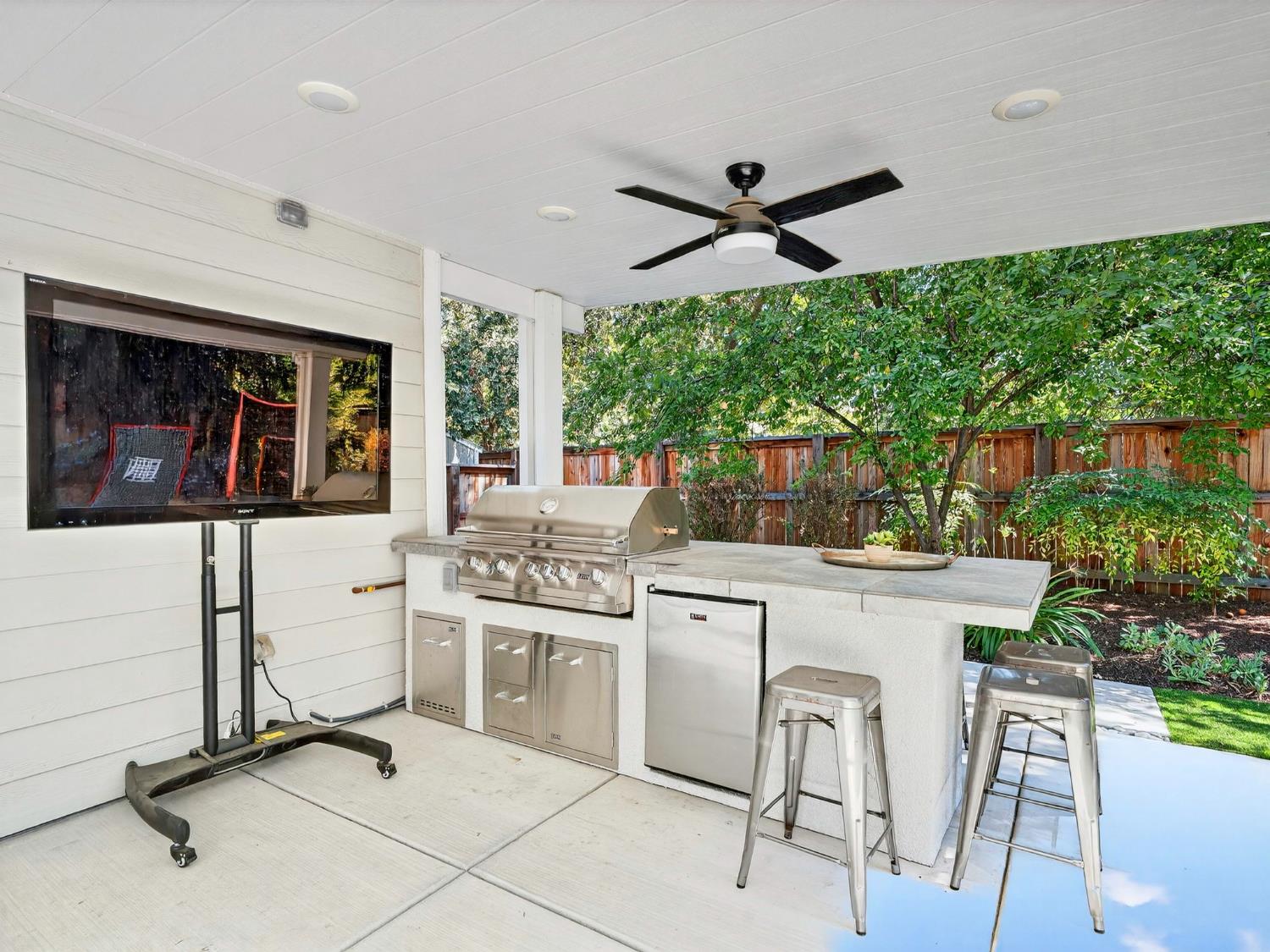 Davis, California, 95618, United States, 5 Bedrooms Bedrooms, ,3 BathroomsBathrooms,Residential,Active,1929454