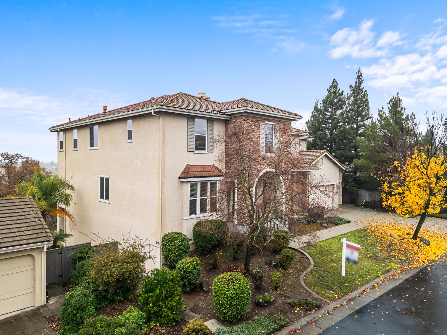 Roseville, California, 95661, United States, 5 Bedrooms Bedrooms, ,4 BathroomsBathrooms,Residential,Active,2006825