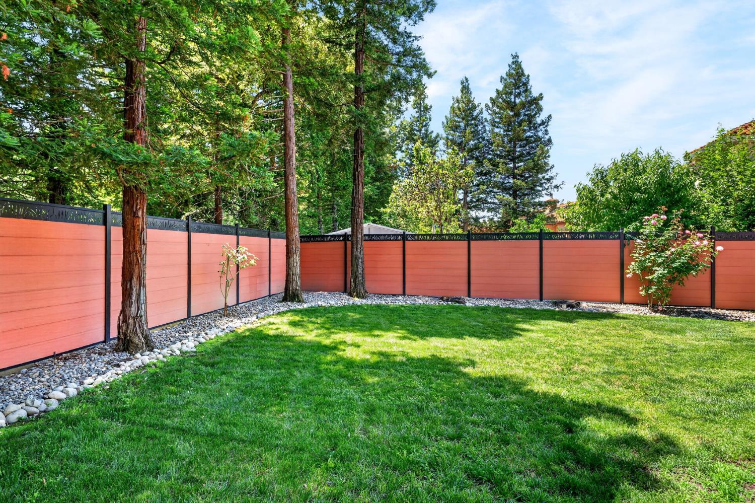 Davis, California, 95618, United States, 4 Bedrooms Bedrooms, ,3 BathroomsBathrooms,Residential,Pending,2045806