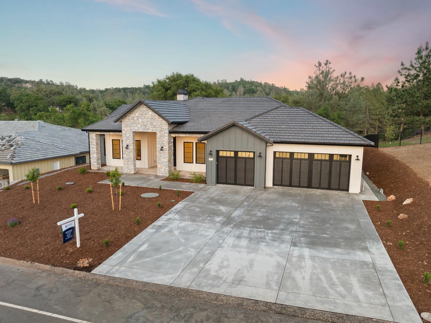 Auburn, California, 95602, United States, 4 Bedrooms Bedrooms, ,3 BathroomsBathrooms,Residential,Active,1943769
