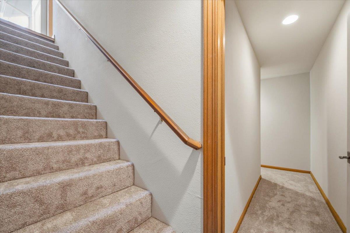 Nevada City, California, 95959, United States, 3 Bedrooms Bedrooms, ,3 BathroomsBathrooms,Residential,Active,2043425