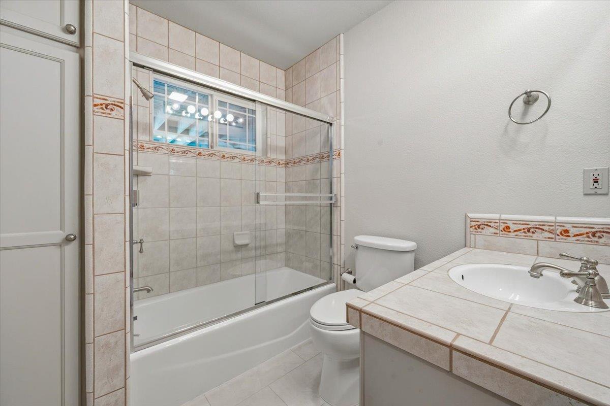 Nevada City, California, 95959, United States, 3 Bedrooms Bedrooms, ,3 BathroomsBathrooms,Residential,Active,2043425
