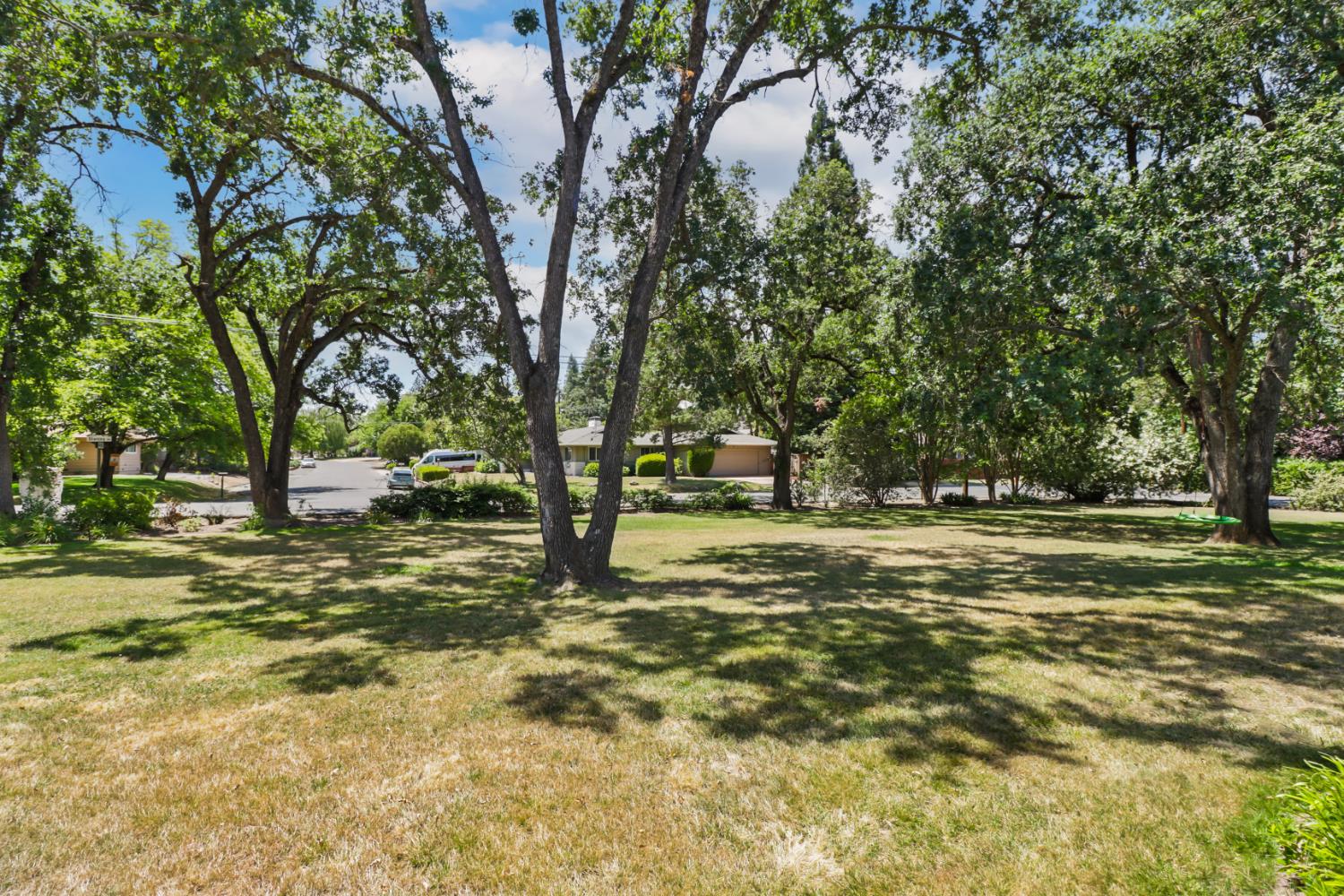 Carmichael, California, 95608, United States, 4 Bedrooms Bedrooms, ,3 BathroomsBathrooms,Residential,Active,1904149