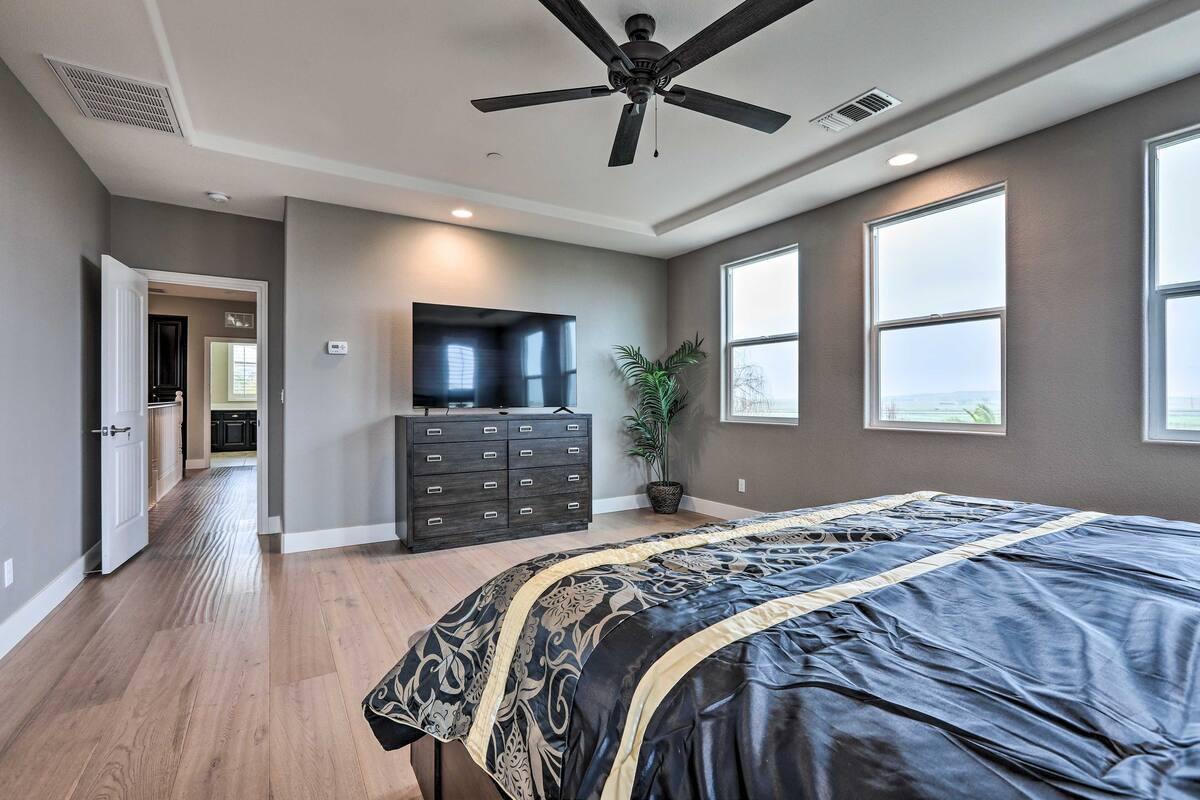 Roseville, California, 95747, United States, 5 Bedrooms Bedrooms, ,4 BathroomsBathrooms,Residential,Active,2039023