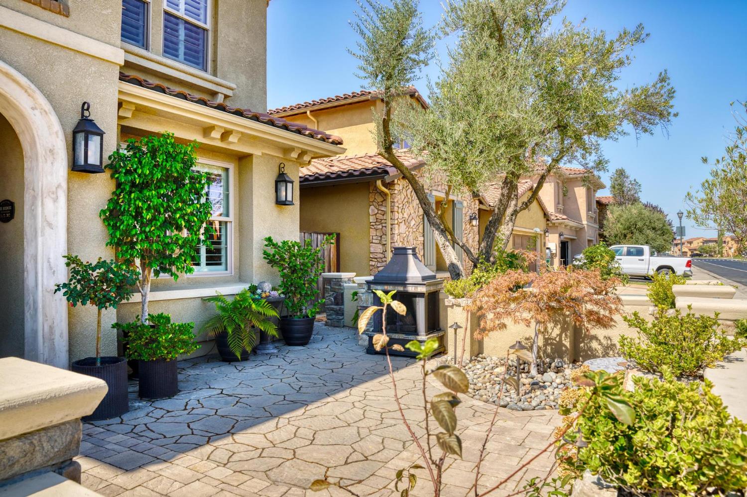 Manteca, California, 95337, United States, 4 Bedrooms Bedrooms, ,4 BathroomsBathrooms,Residential,Active,1941108