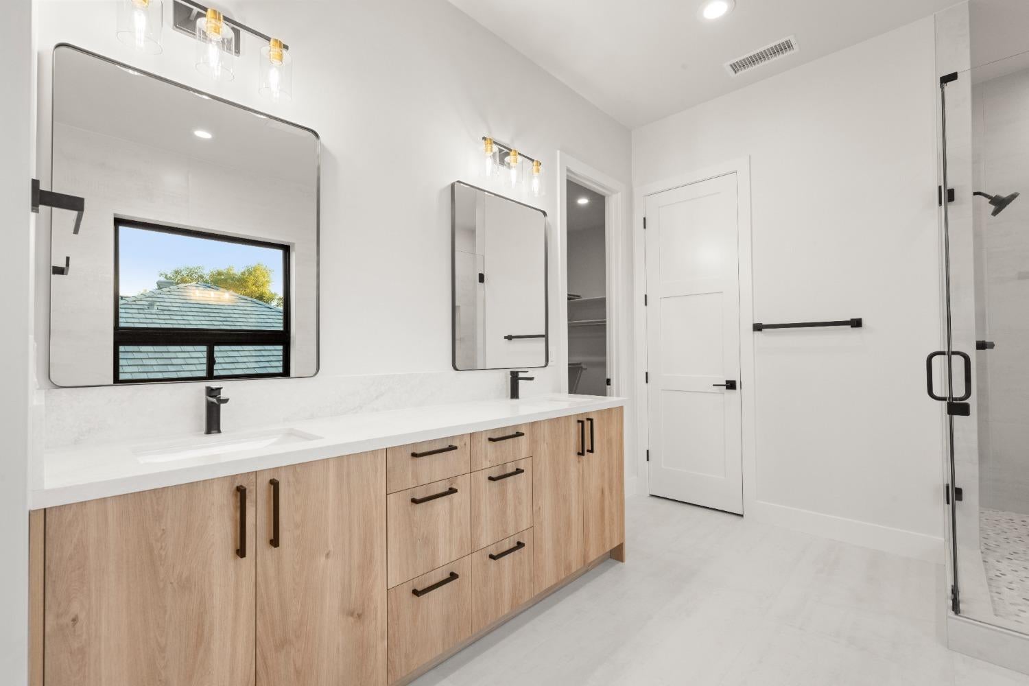 Auburn, California, 95602, United States, 4 Bedrooms Bedrooms, ,3 BathroomsBathrooms,Residential,Active,1943769