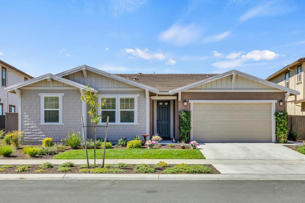 Folsom, California, 95630, United States, 4 Bedrooms Bedrooms, ,3 BathroomsBathrooms,Residential,Active,1922343