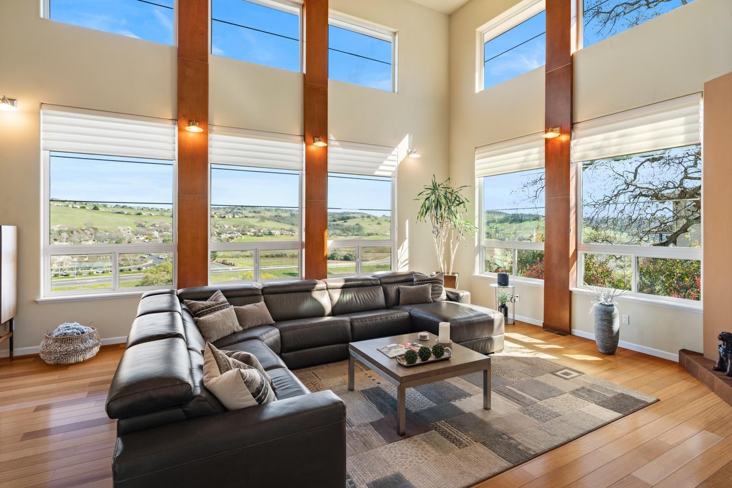 El Dorado Hills, California, 95762, United States, 5 Bedrooms Bedrooms, ,4 BathroomsBathrooms,Residential,Active,2023351